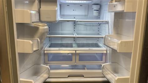 water under crisper drawers in refrigerator samsung|HOW TO FIX WATER AND ICE BUILD UP UNDER CRISPER。